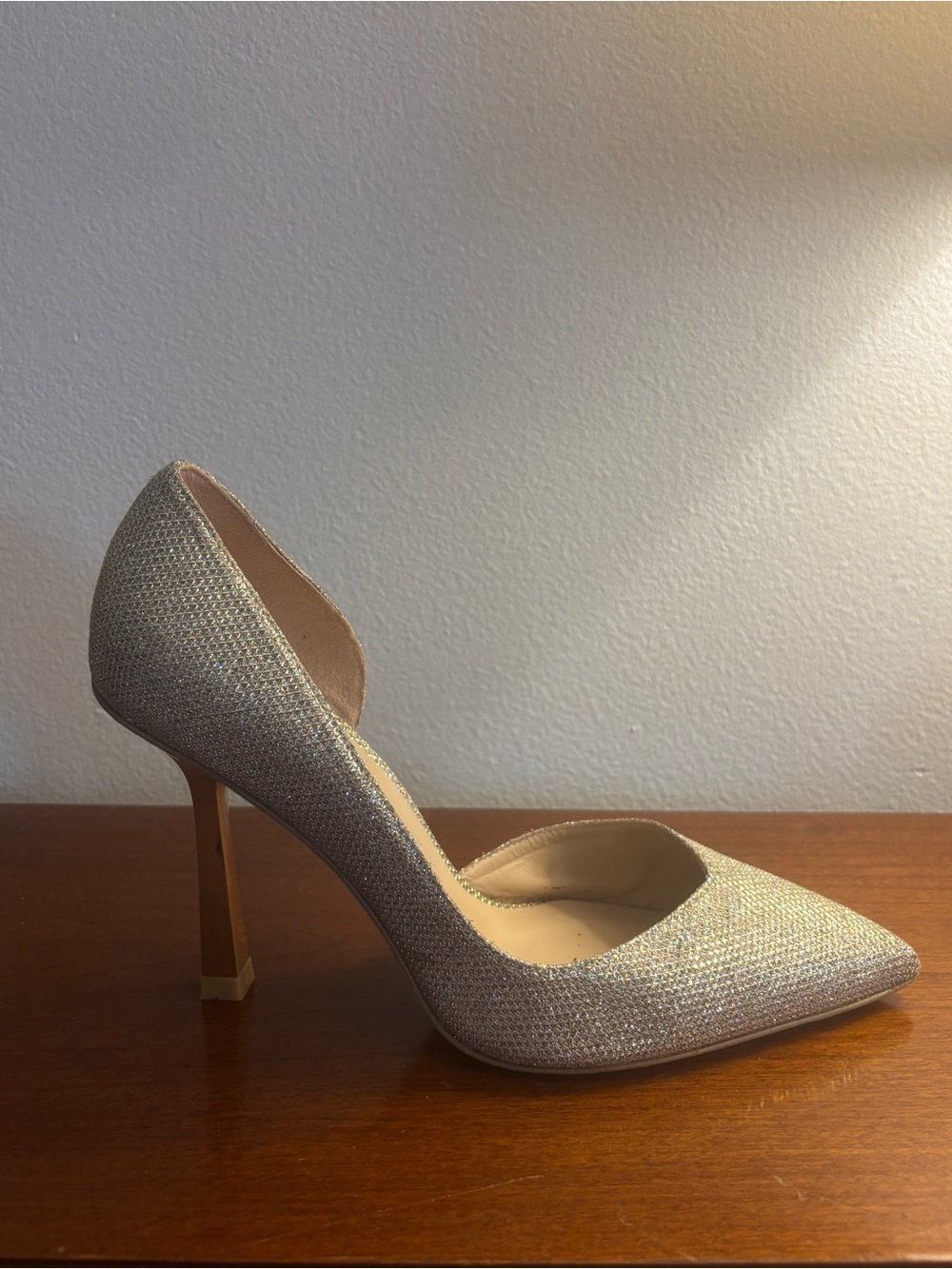 Stuart Weitzman Gold Glitter D’Orsay Pumps Size 8.5 Pointed Toe Sculpted Heel